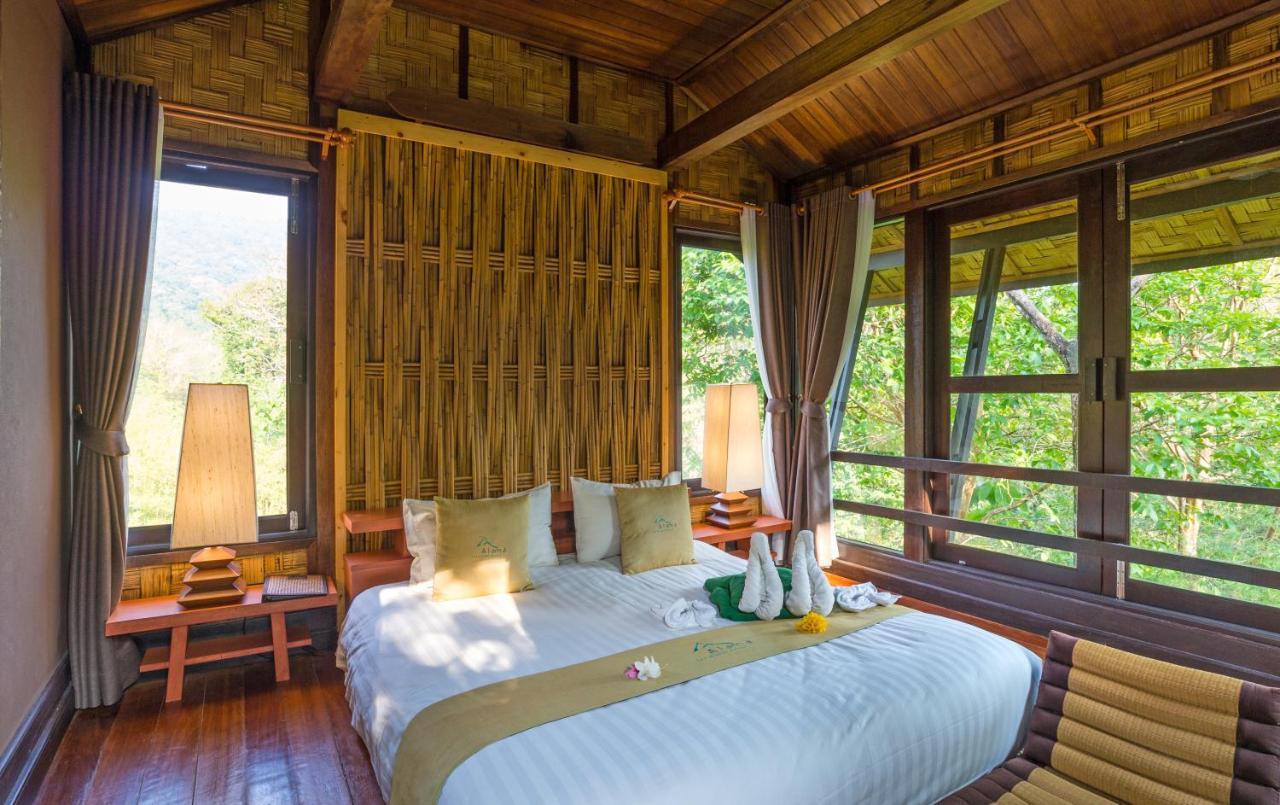 Alama Sea Village Resort - Sha Extra Plus Koh Lanta Bagian luar foto